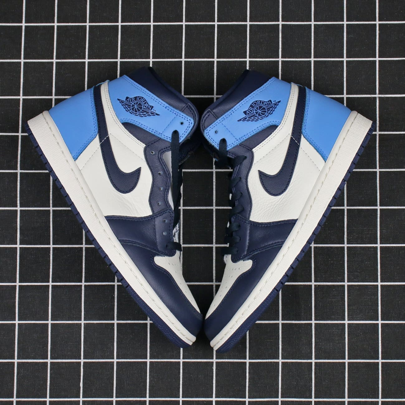 Air Jordan 1 Retro High OG Obsidian Replica