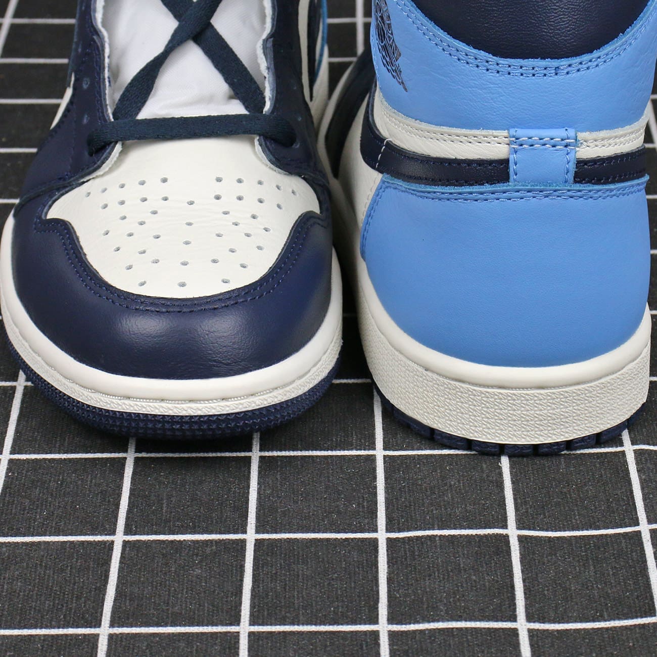 Air Jordan 1 Retro High OG Obsidian Replica