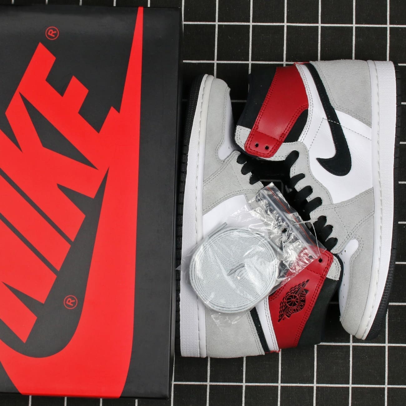 Jordan 1 Retro High Light Smoke Grey Replica