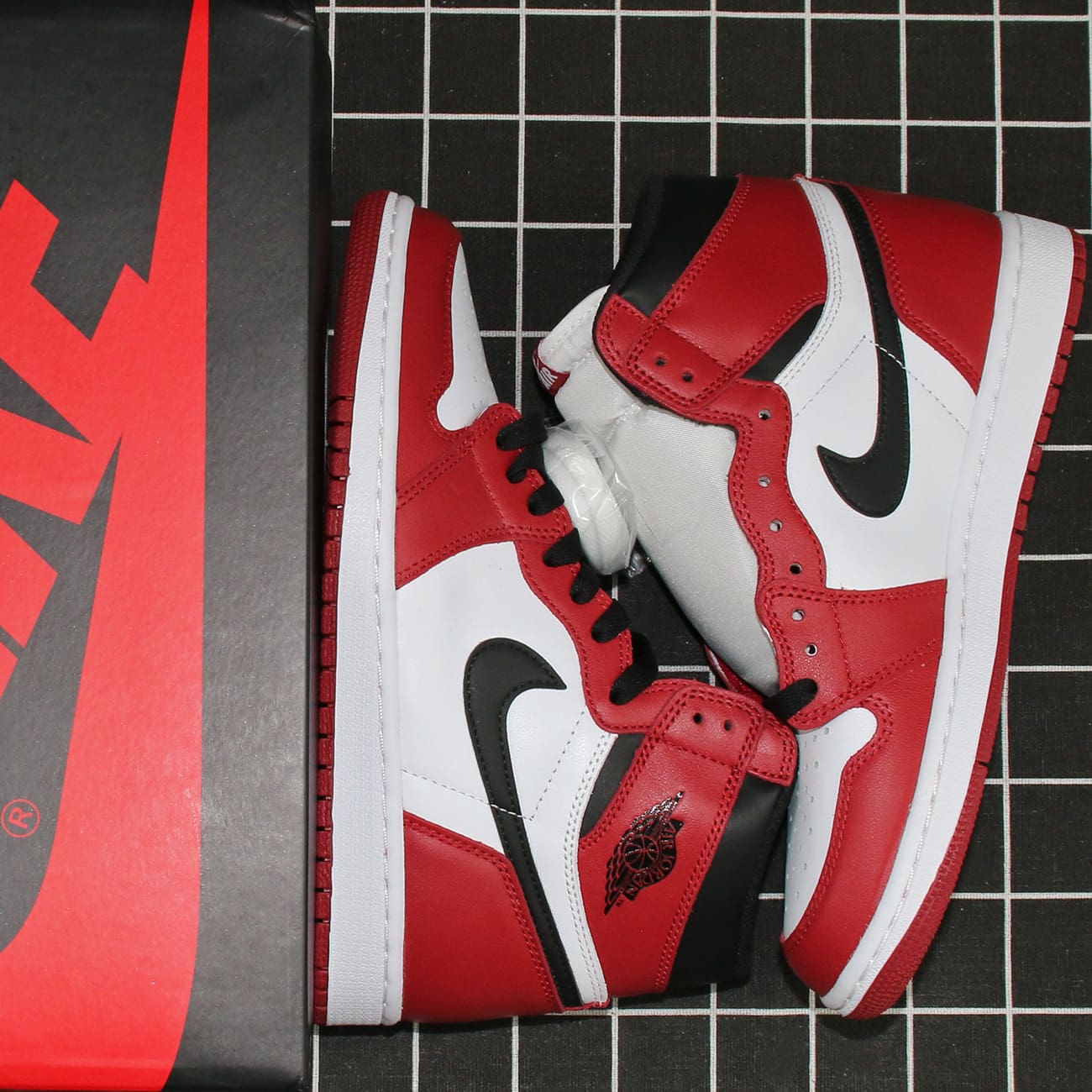 Jordan 1 Retro Chicago (2015) Replica