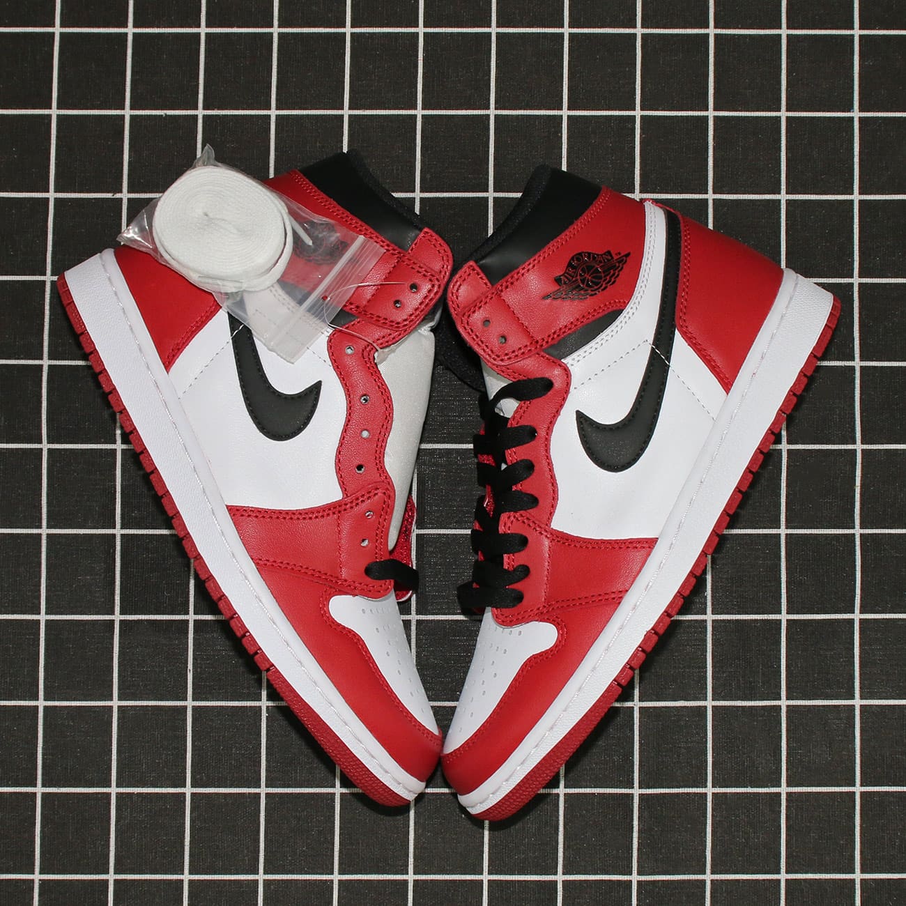 Jordan 1 Retro Chicago (2015) Replica