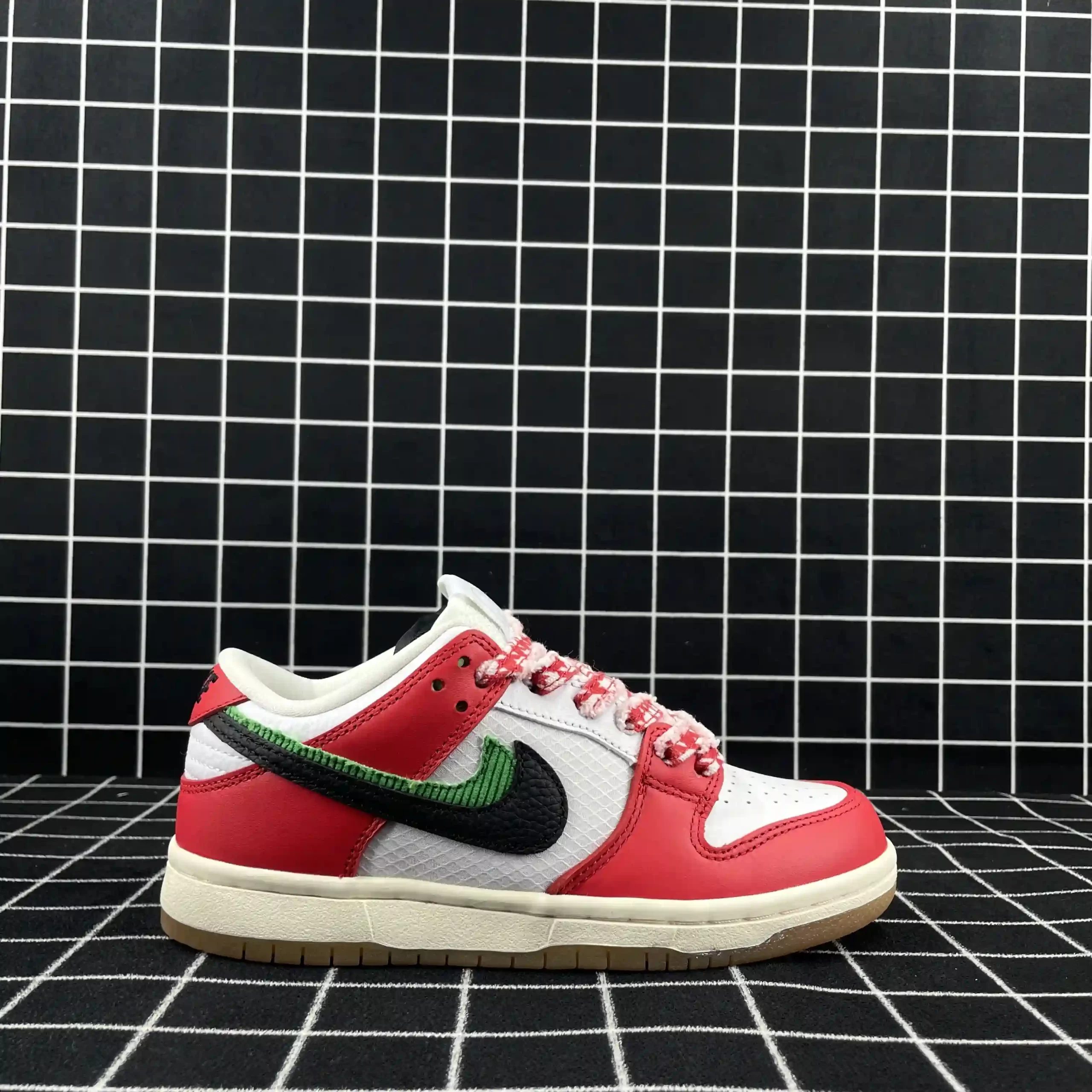 Nike SB Dunk Low Habibi Replica