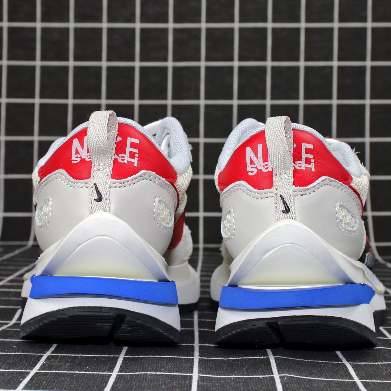 Nike VaporWaffle Sacai Sport Fuchsia Game Royal Replica