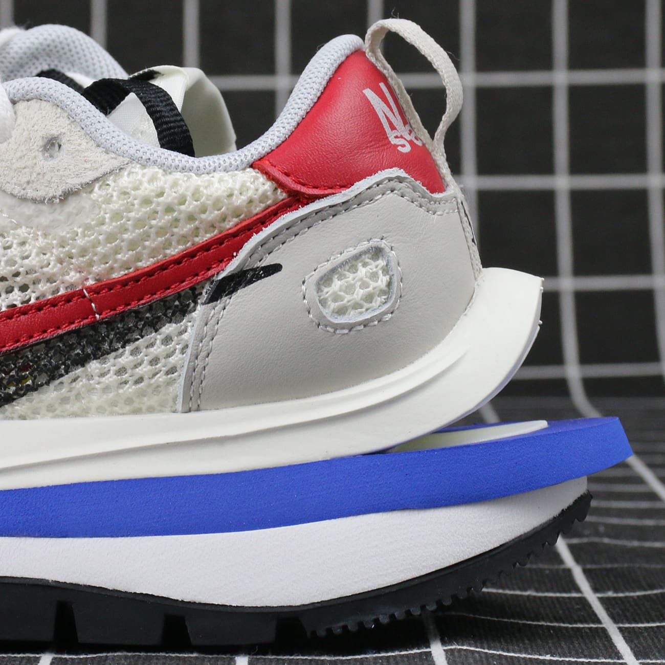 Nike VaporWaffle Sacai Sport Fuchsia Game Royal Replica