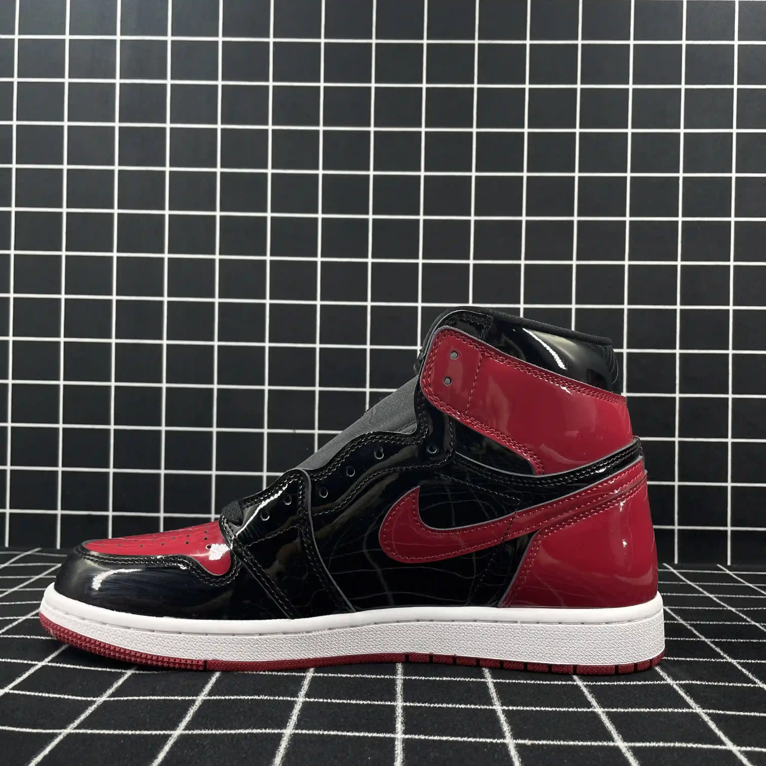 Air Jordan 1 High OG Bred Patent Replica