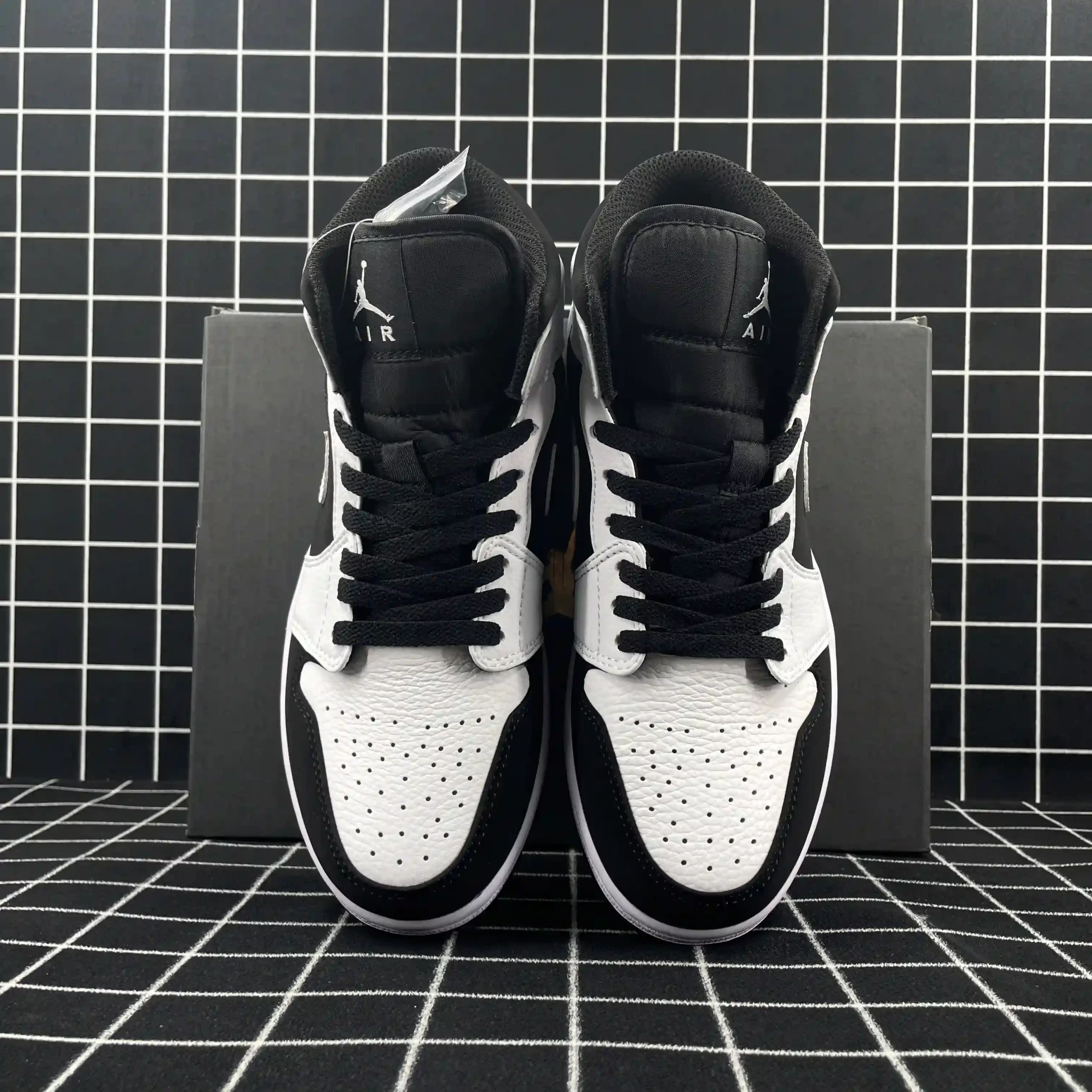 Air Jordan 1 Retro Mid Tuxedo Replica