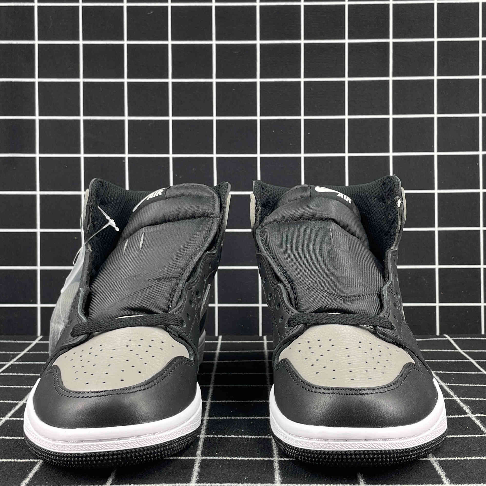 Air Jordan 1 Retro High OG Shadow 2018