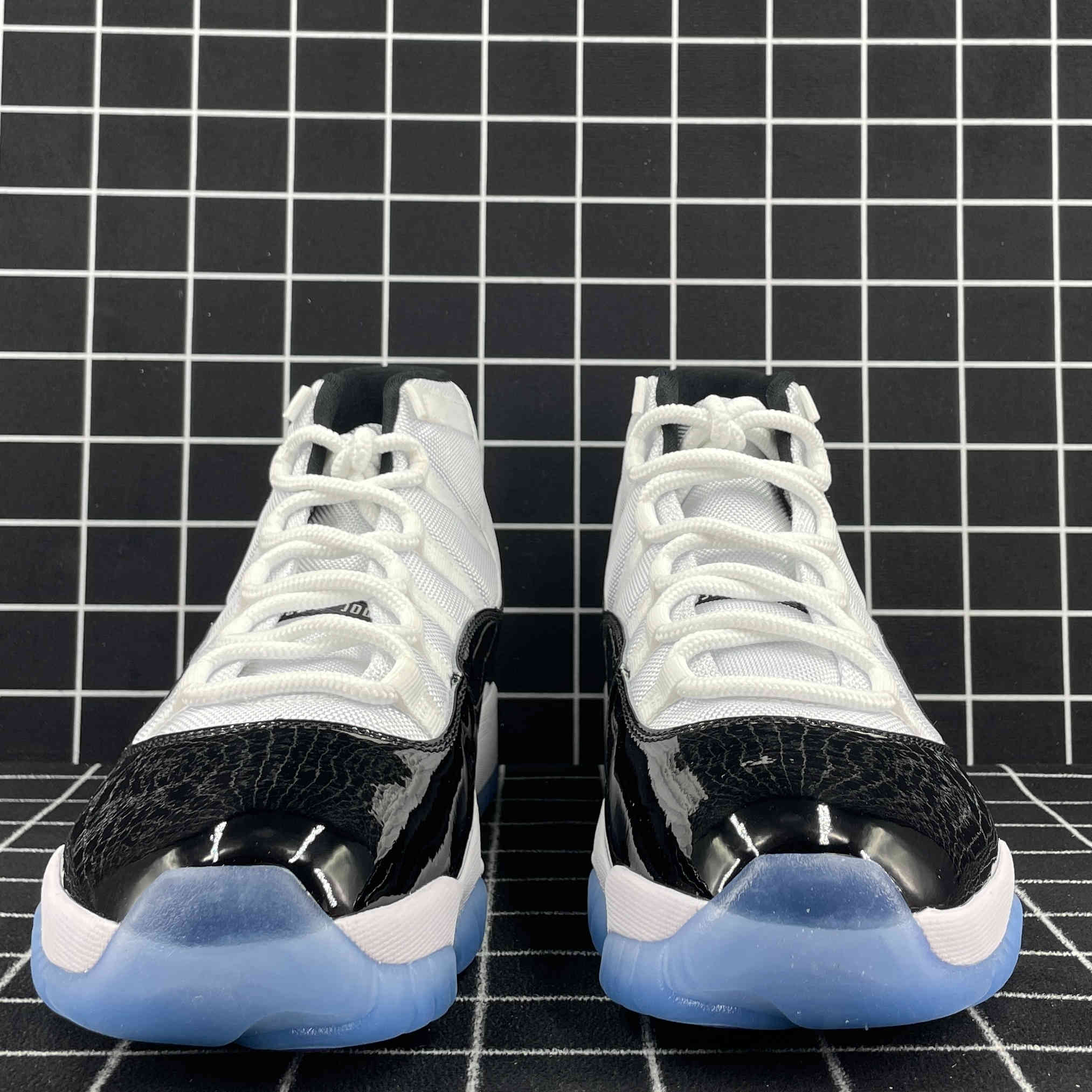 Air Jordan 11 Retro Low Emerald Replica