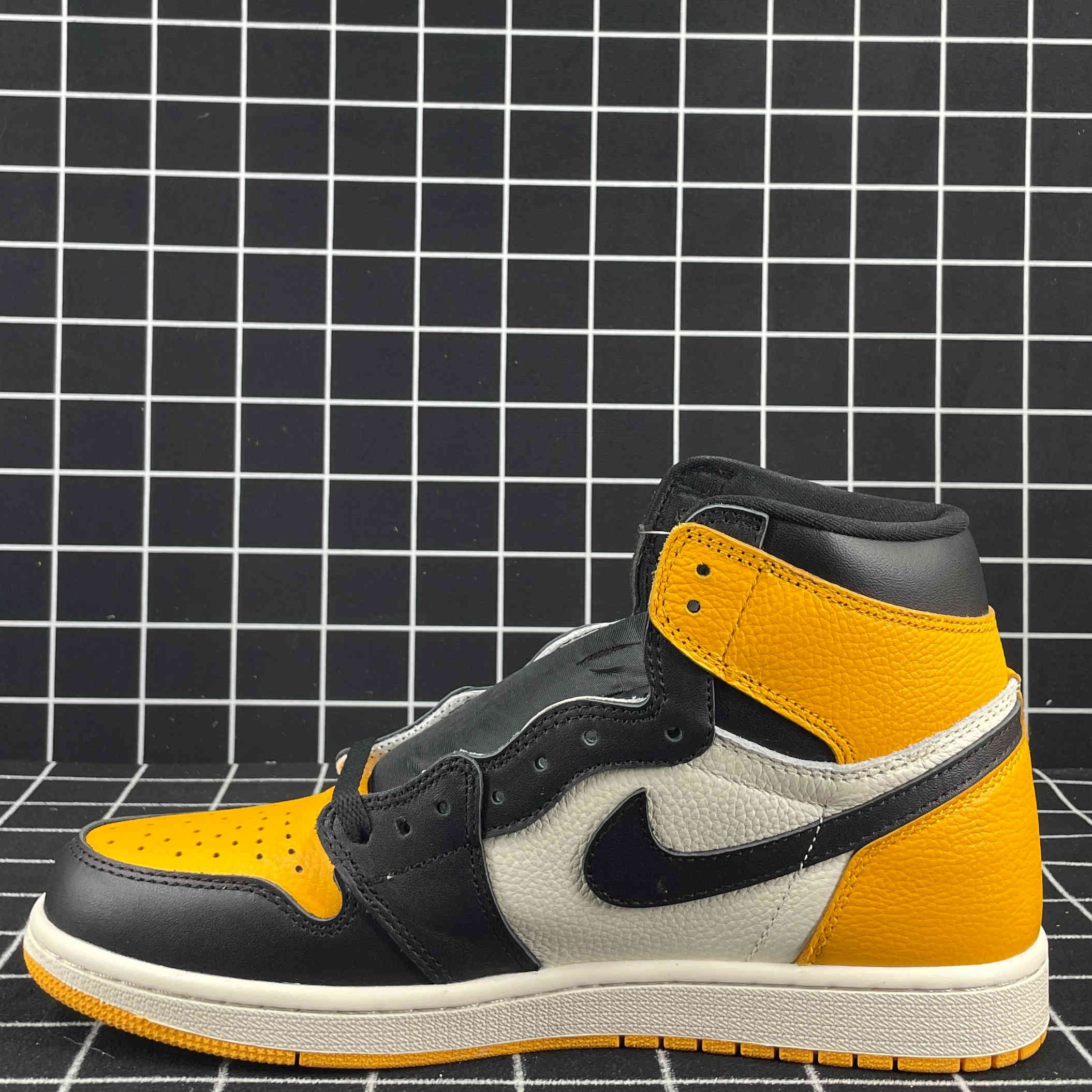 Jordan 1 Retro High OG Taxi Replica