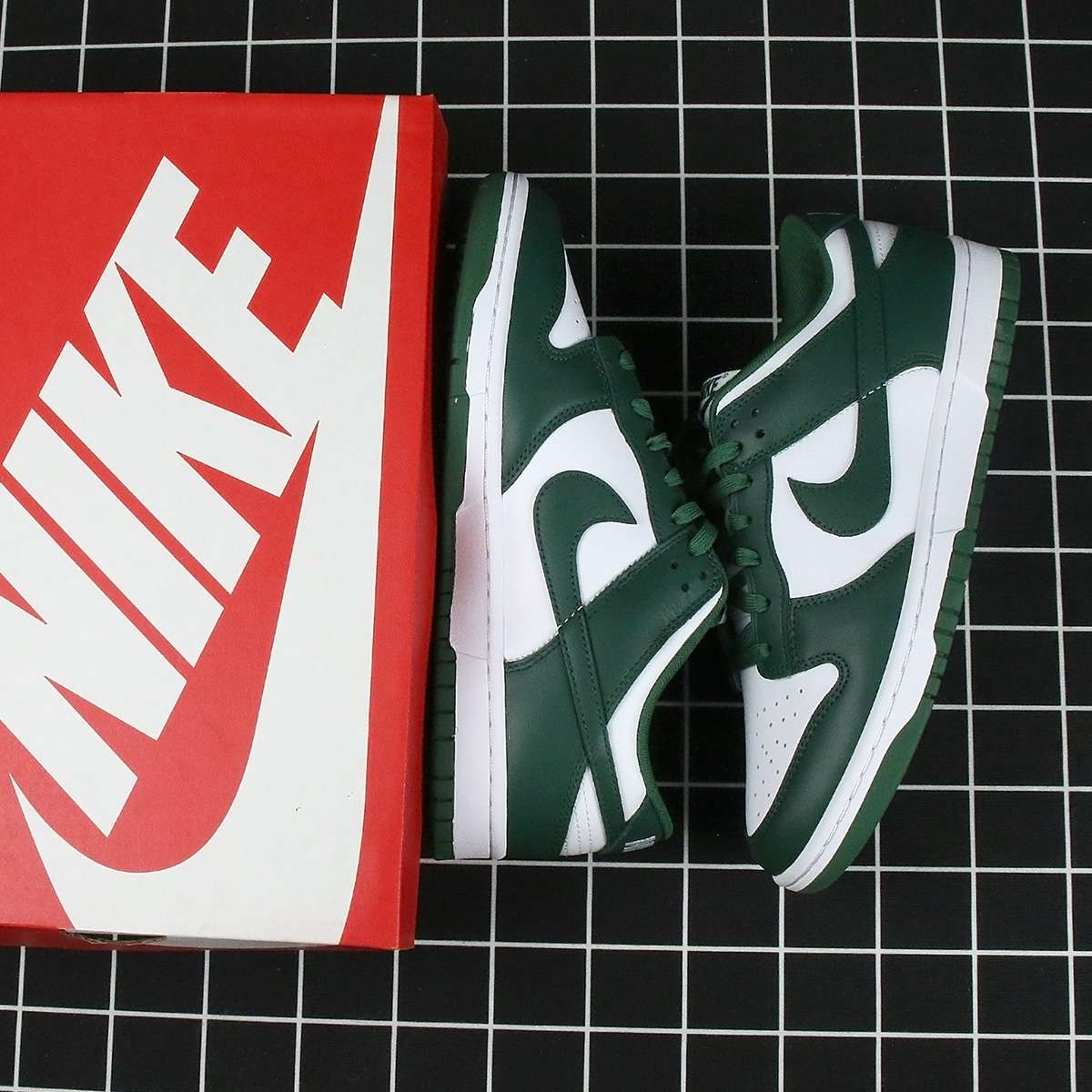 Nike Dunk Low Michigan State Replica