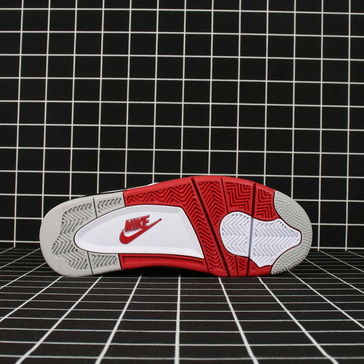 Jordan 4 Retro Fire Red (2020) Replica