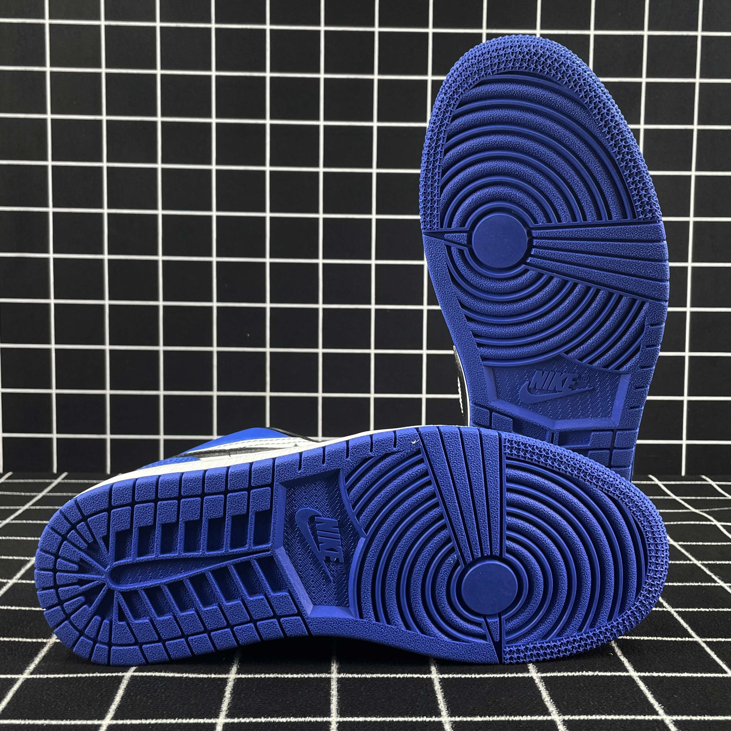 Jordan 1 Low Royal Toe Replica