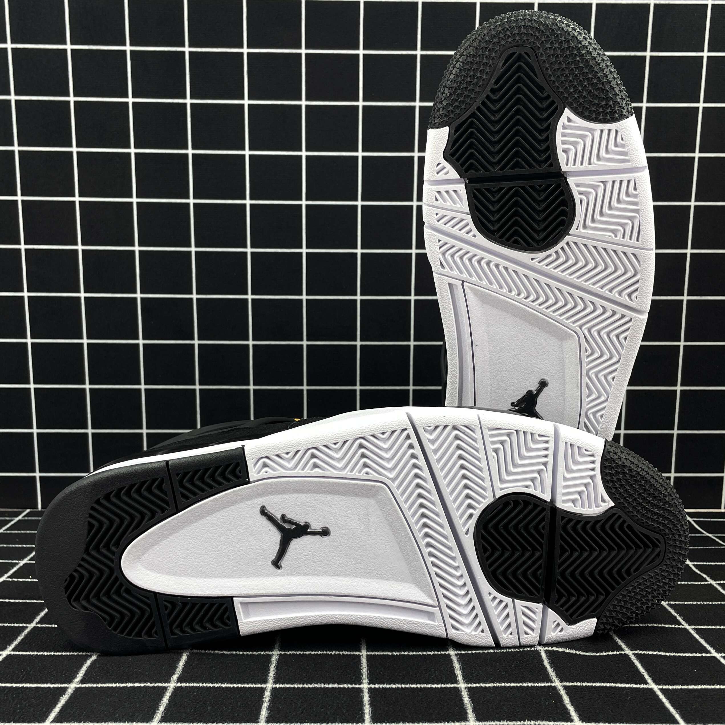 Air Jordan 4 Retro Royalty Replica