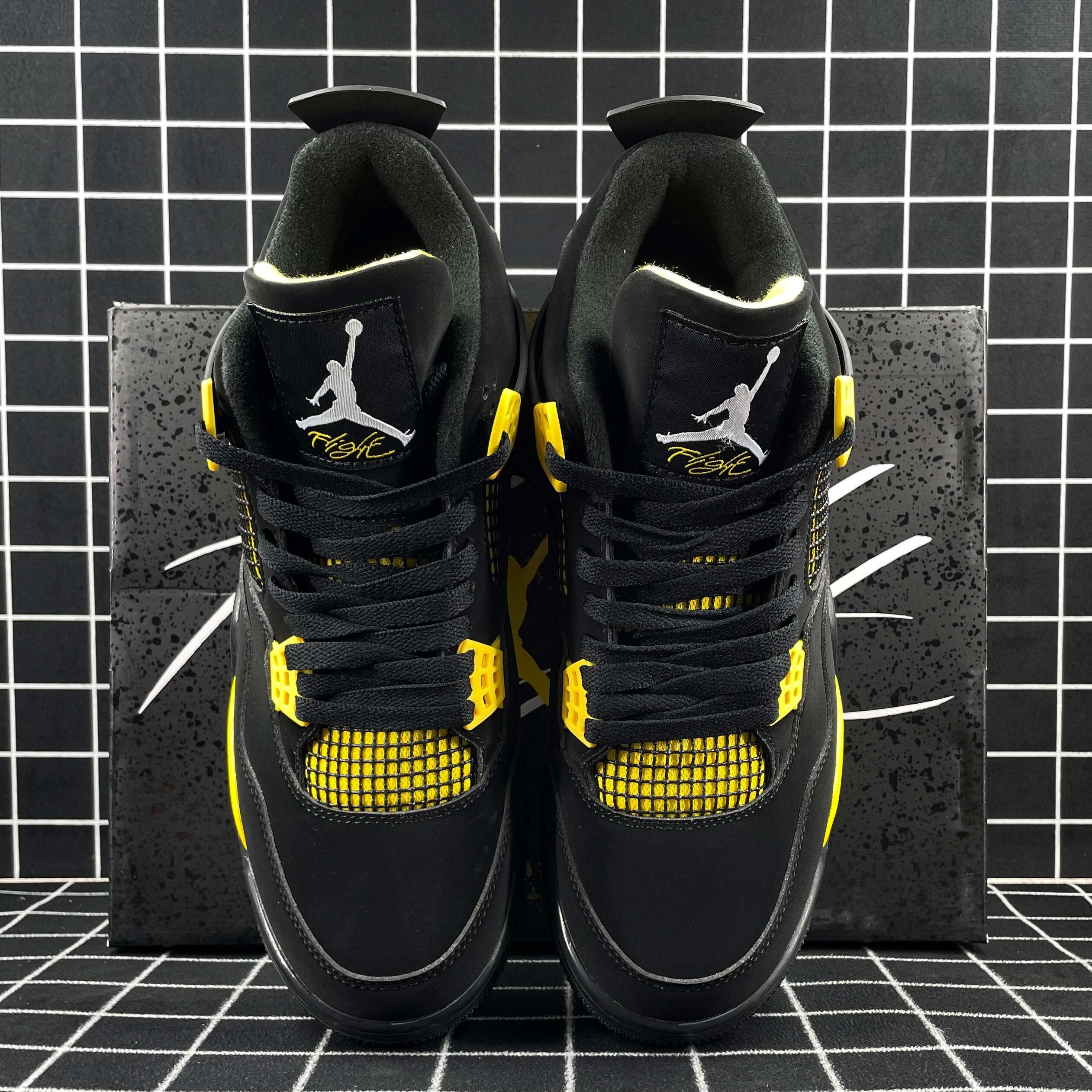 Air Jordan 4 Retro Thunder Replica