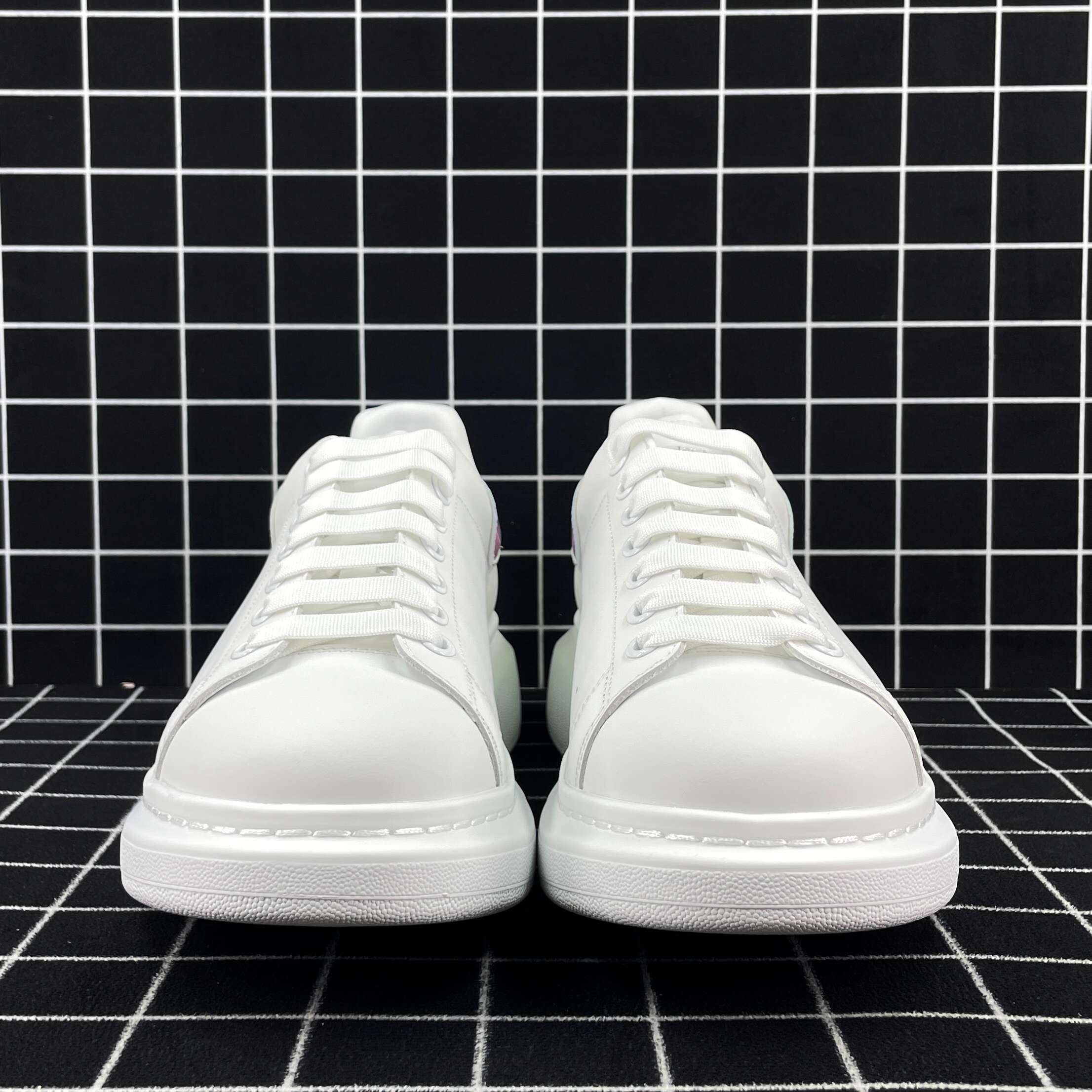 Alexander McQueen Oversized Sneaker White Smooth Calf Leather with Pearlescent Shock Pink Heel Replica