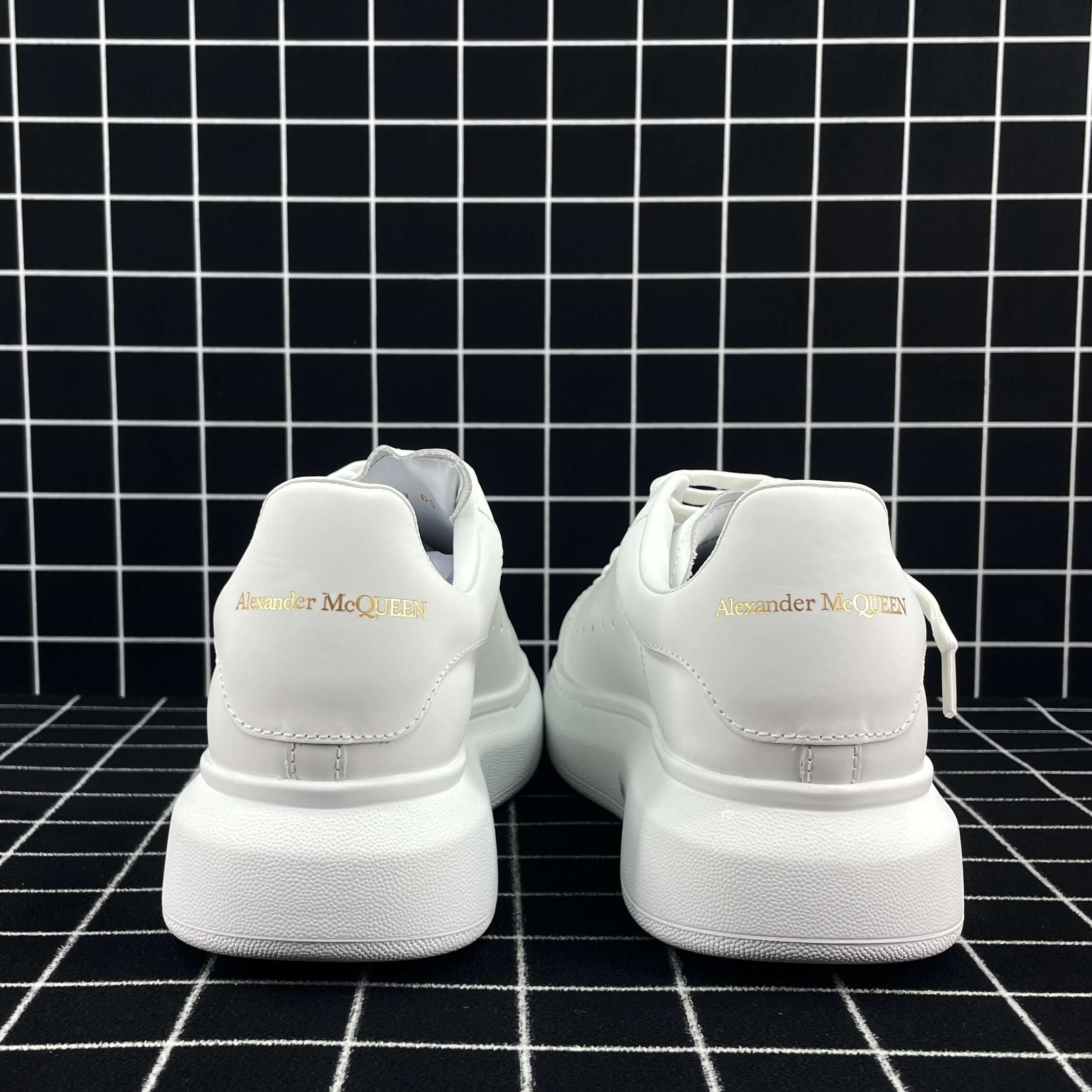 Alexander McQueen Oversized Sneaker White Smooth Calf Leather Replica