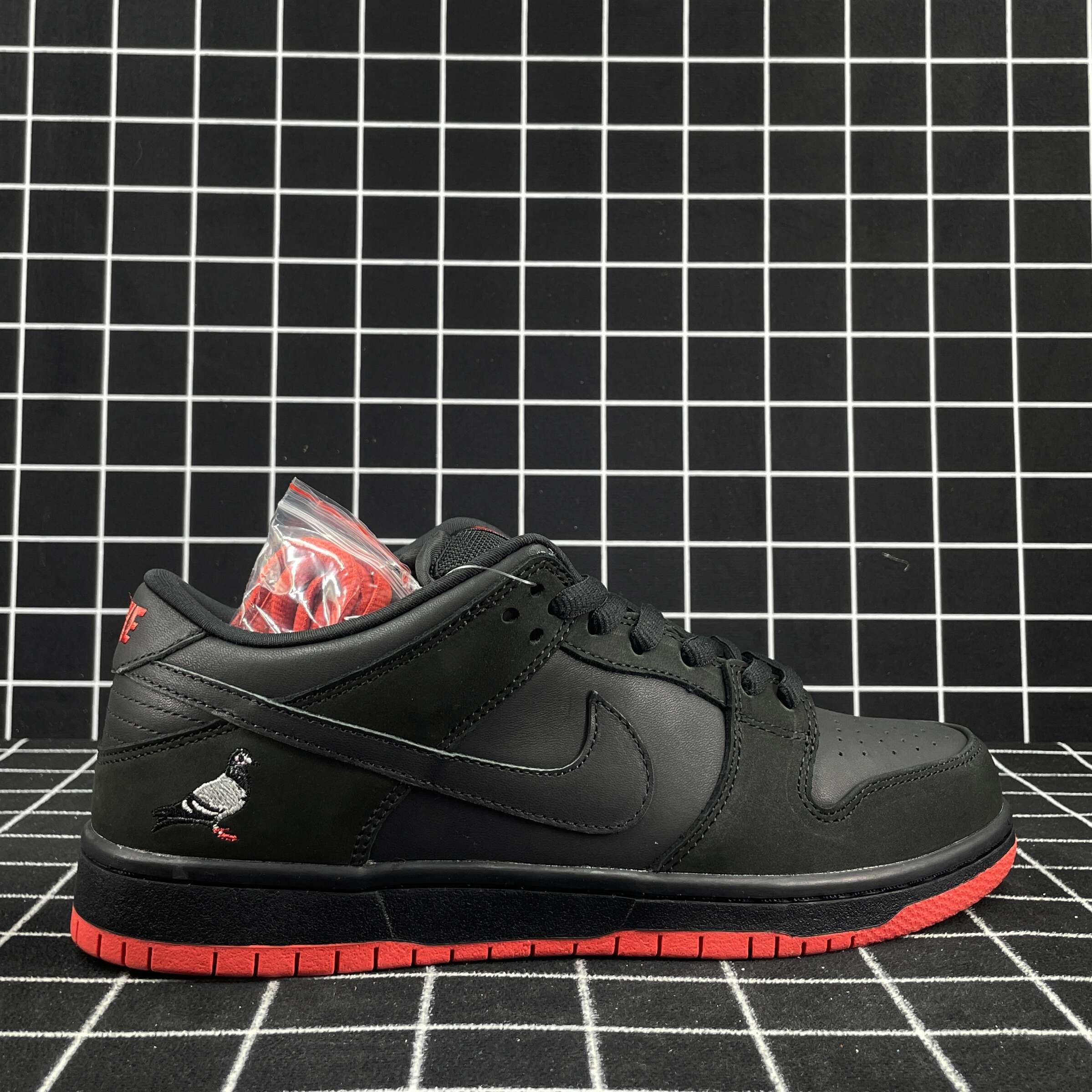 Nike SB Dunk Low Black Pigeon Replica