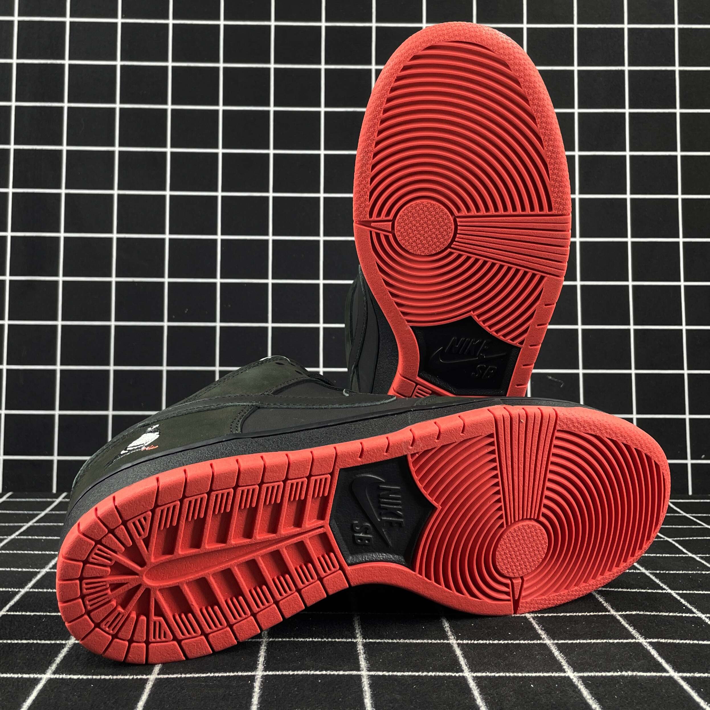 Nike SB Dunk Low Black Pigeon Replica