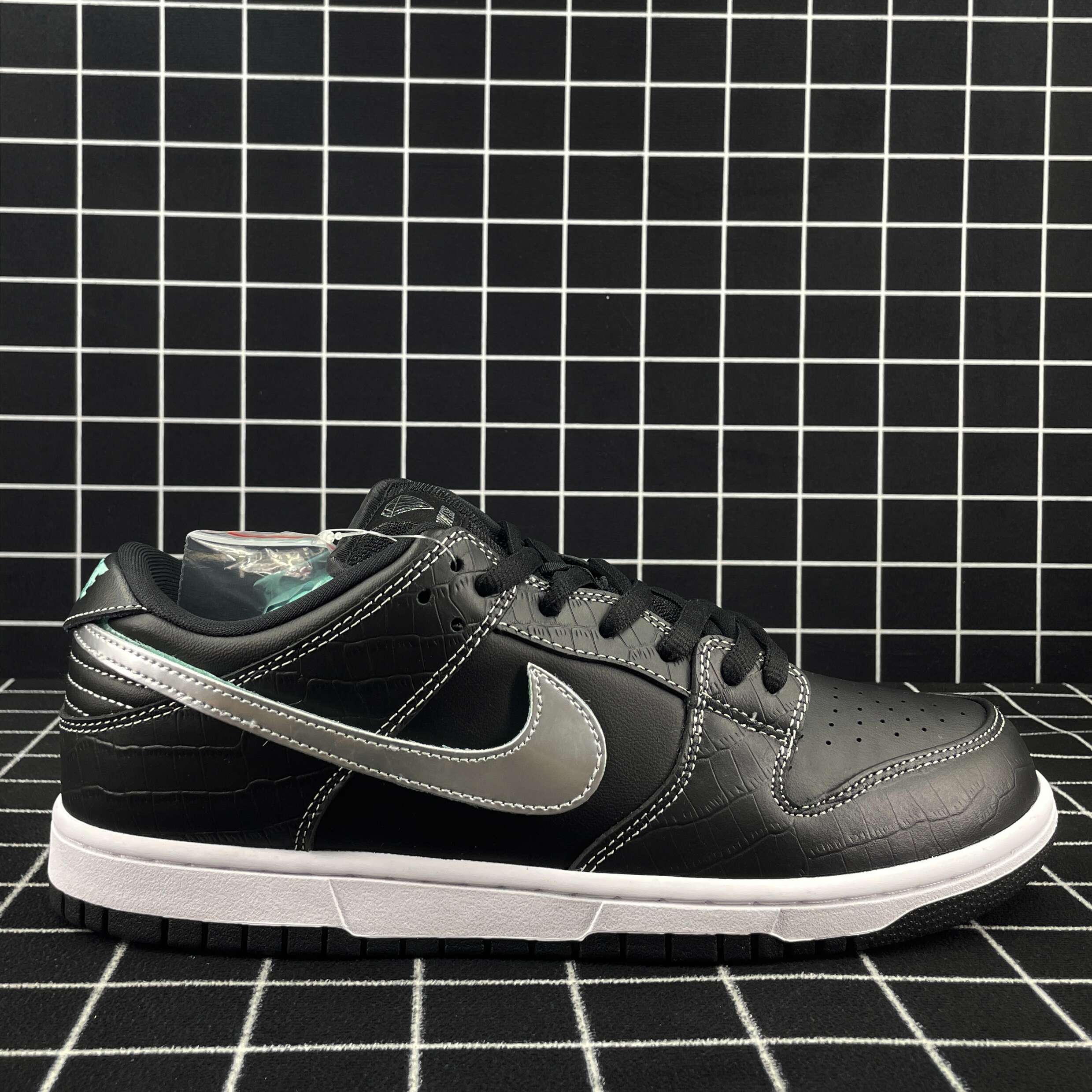 nike sb dunk low Di*m*nd s*pply co black Di*m*nd replica