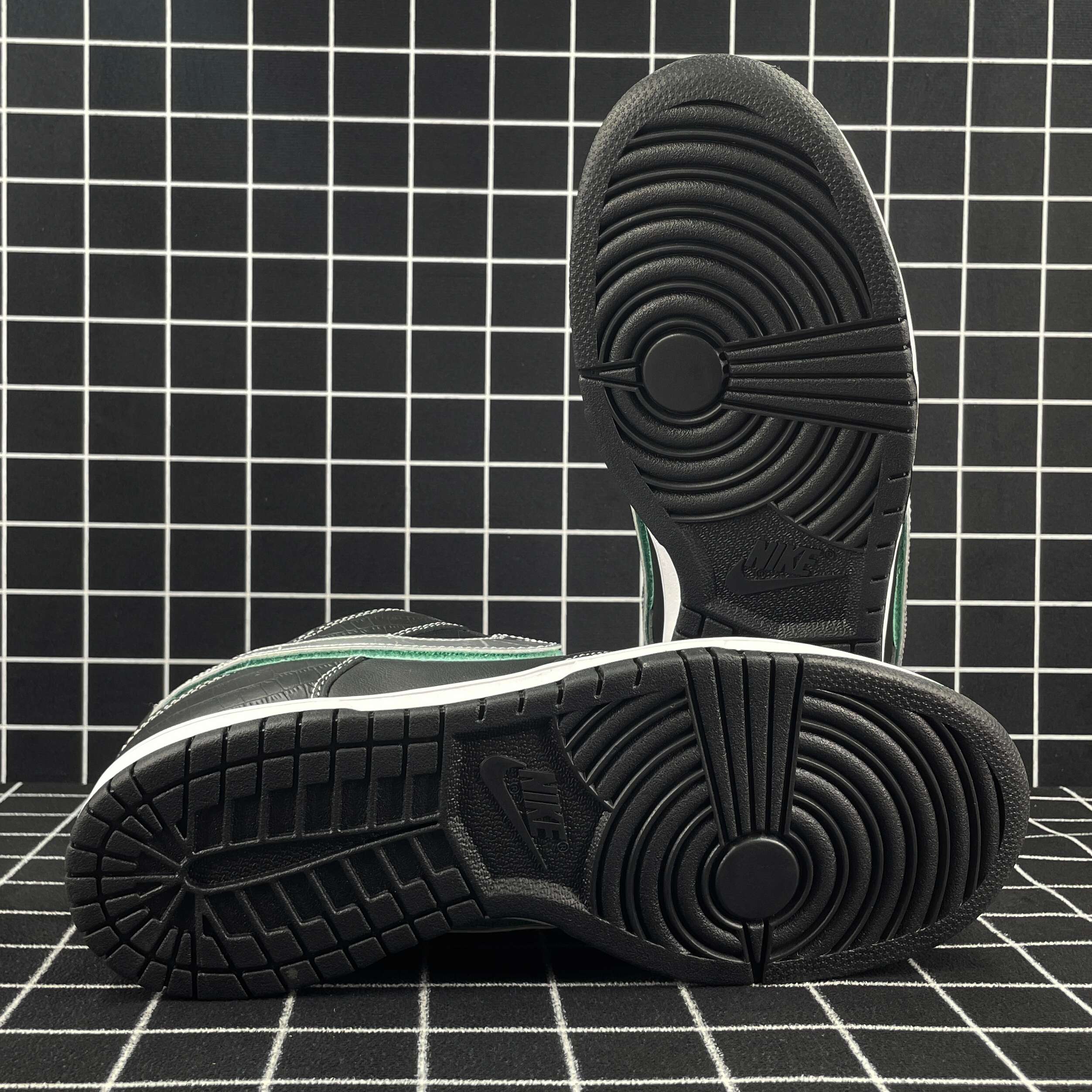 nike sb dunk low Di*m*nd s*pply co black Di*m*nd replica