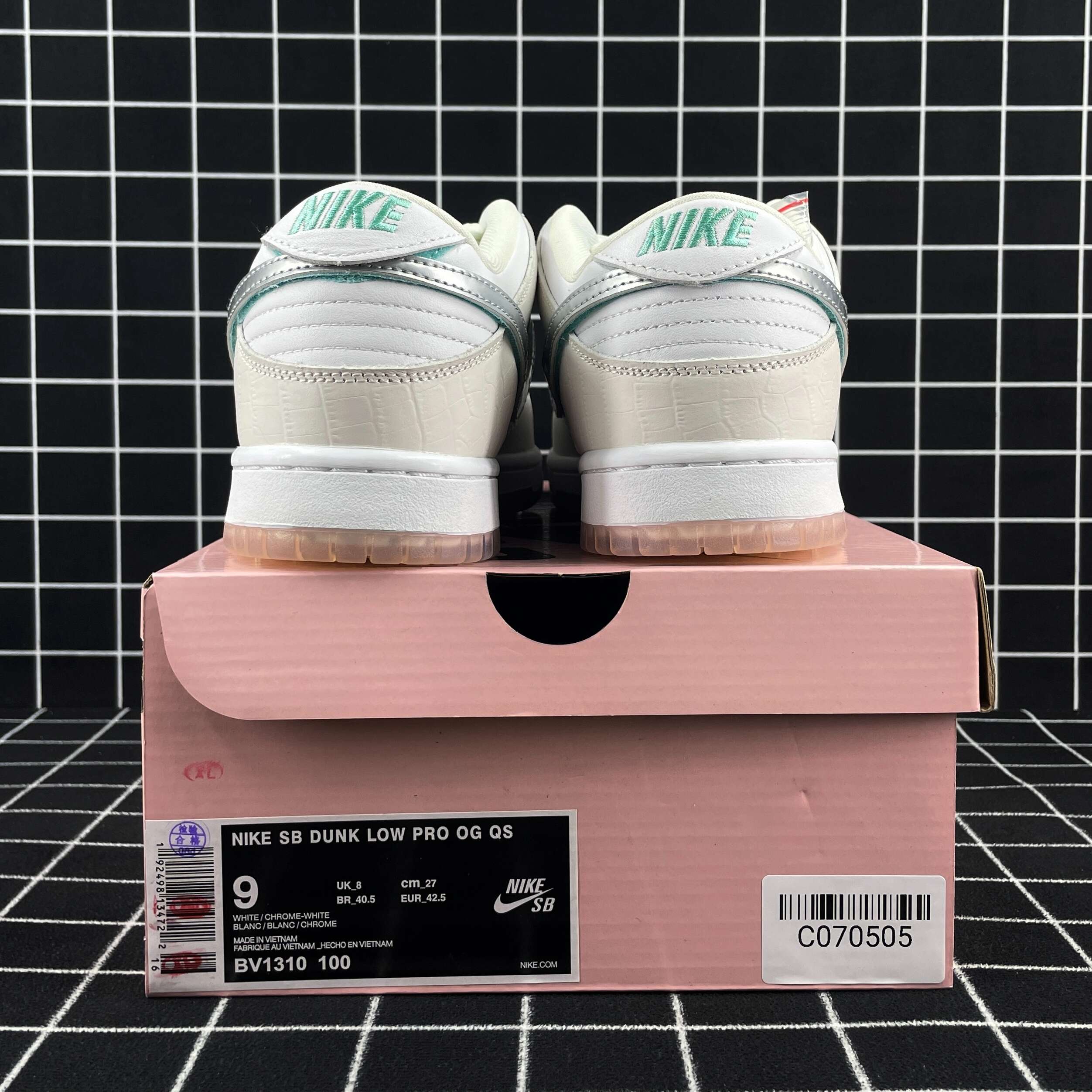 nike sb dunk low Di*m*nd s*pply co white Di*m*nd replica