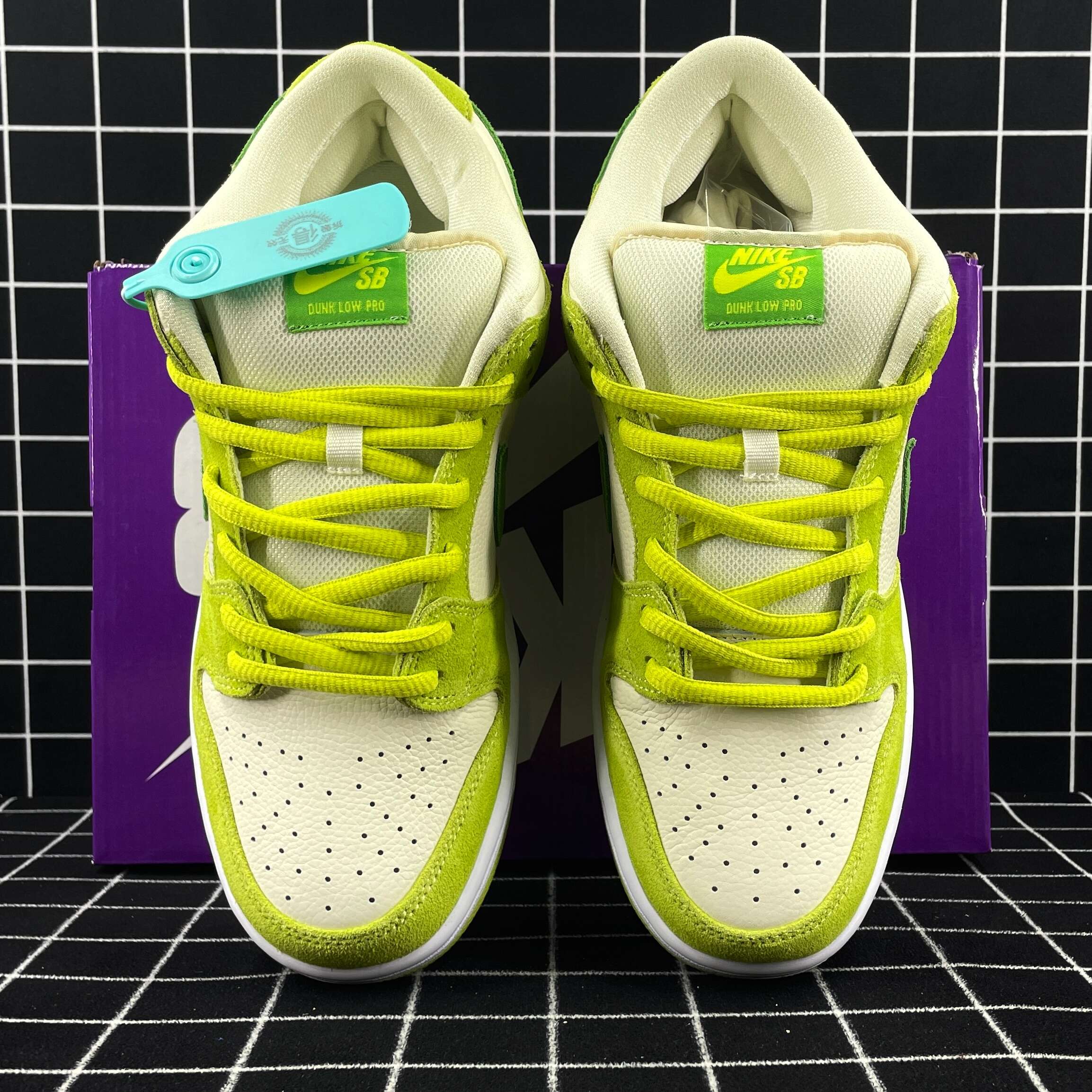 Nike SB Dunk Low Green Apple Replica