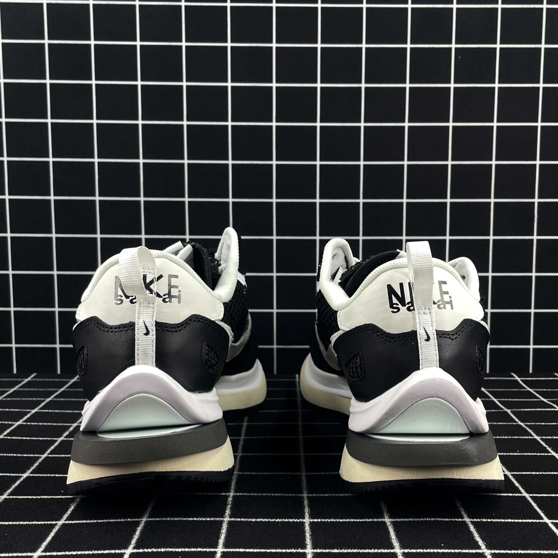Nike VaporWaffle Sacai Black White Replica