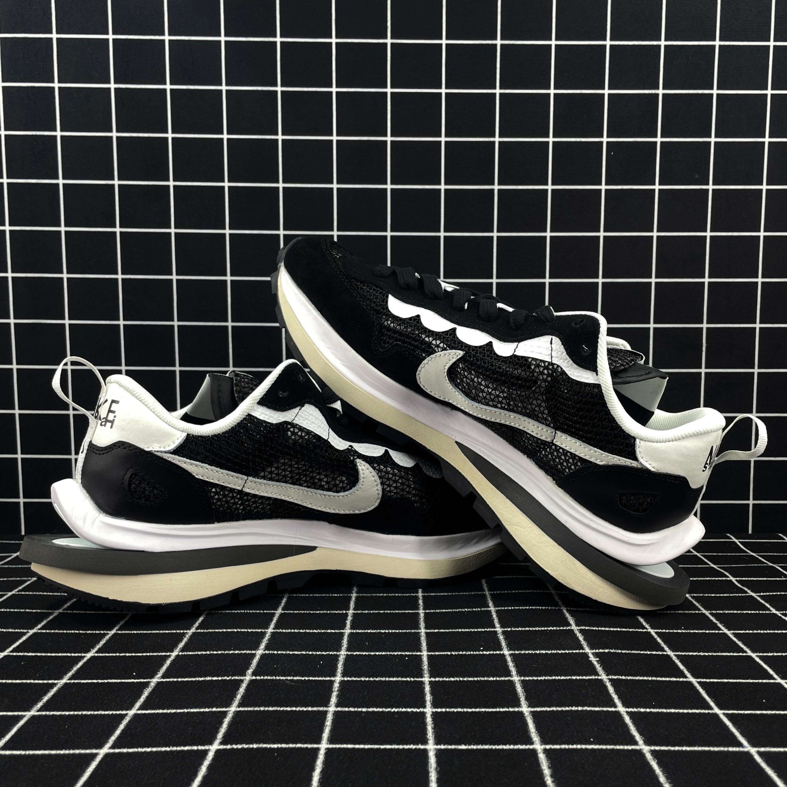 Nike VaporWaffle Sacai Black White Replica