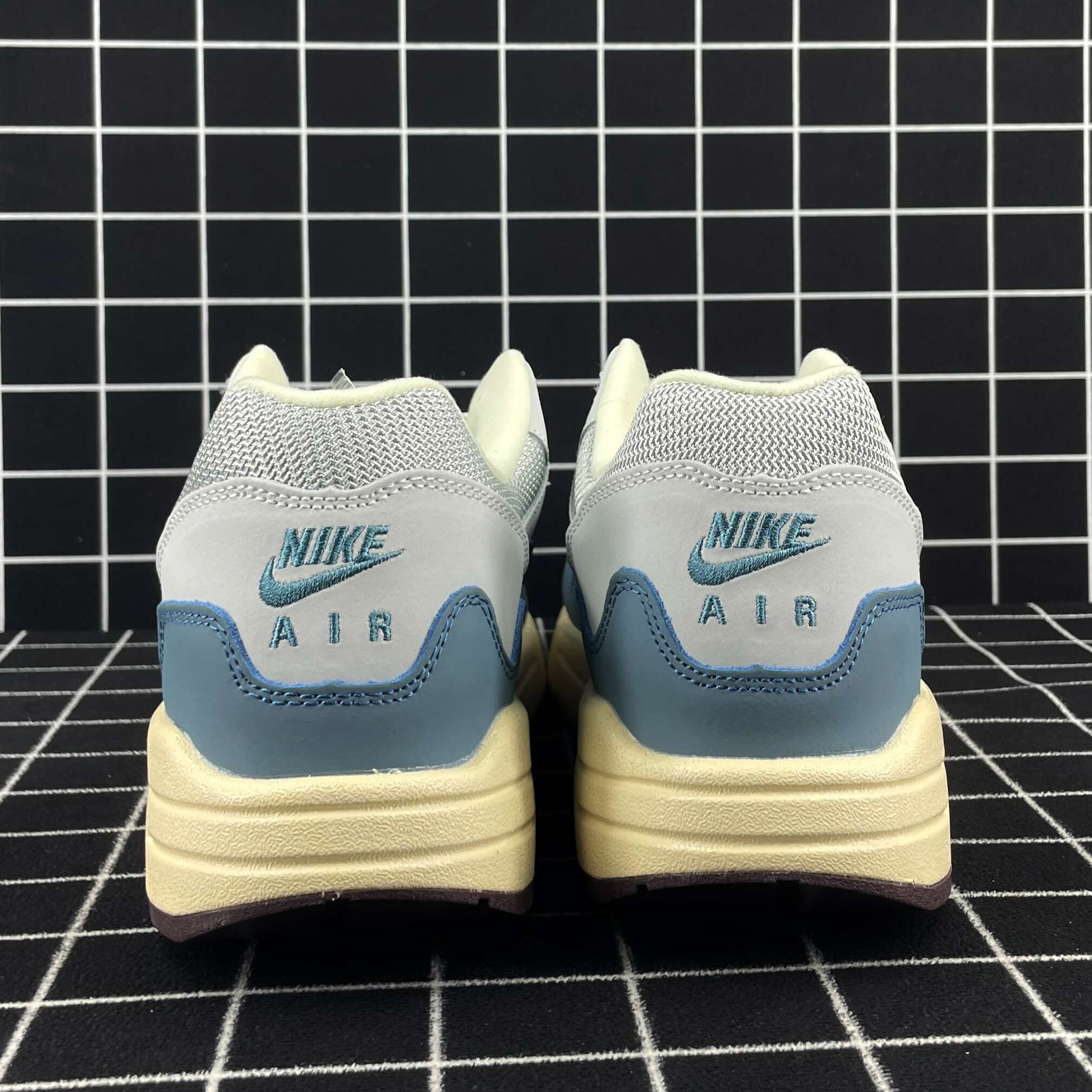 Patta x Air Max 1 Noise Aqua Replica