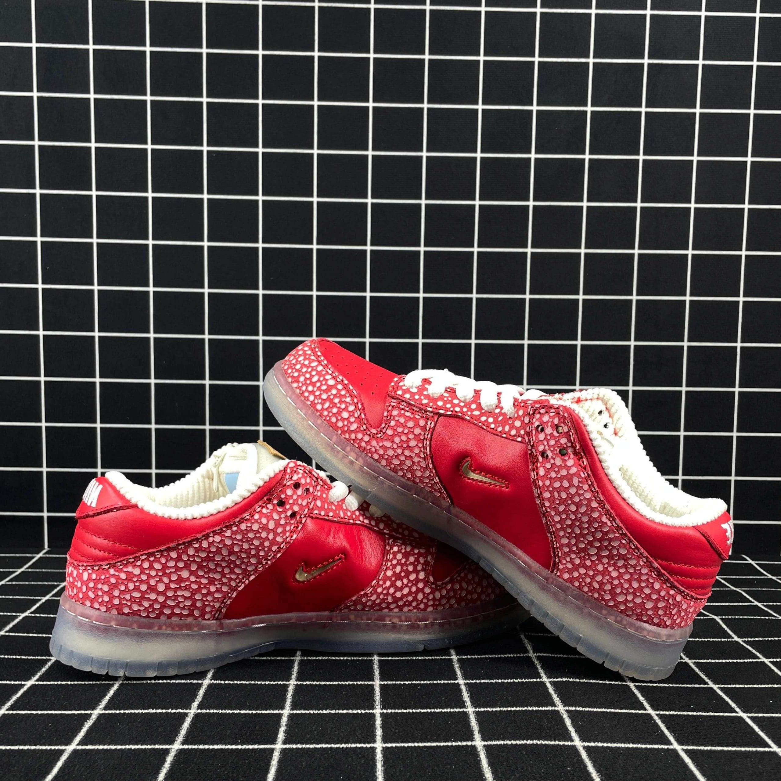 Stingwater x Nike SB Dunk Low Replica