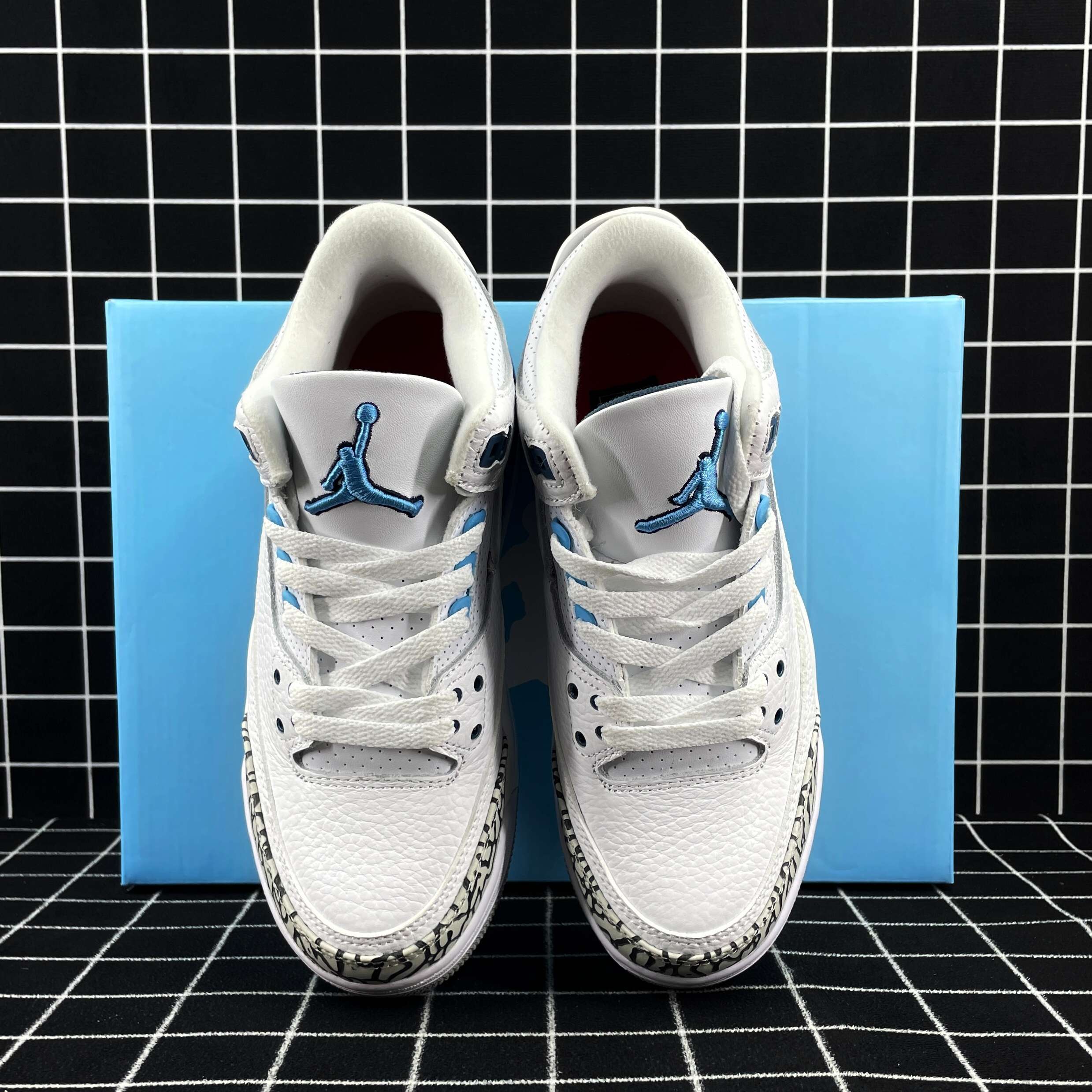 Air Jordan 3 UNC Replica