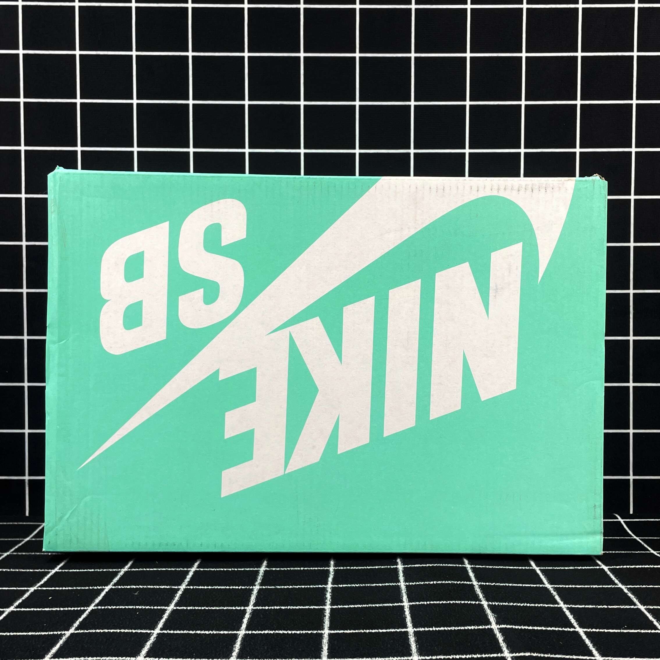 Nike SB Dunk Low Light Cream Thunderstorm Replica