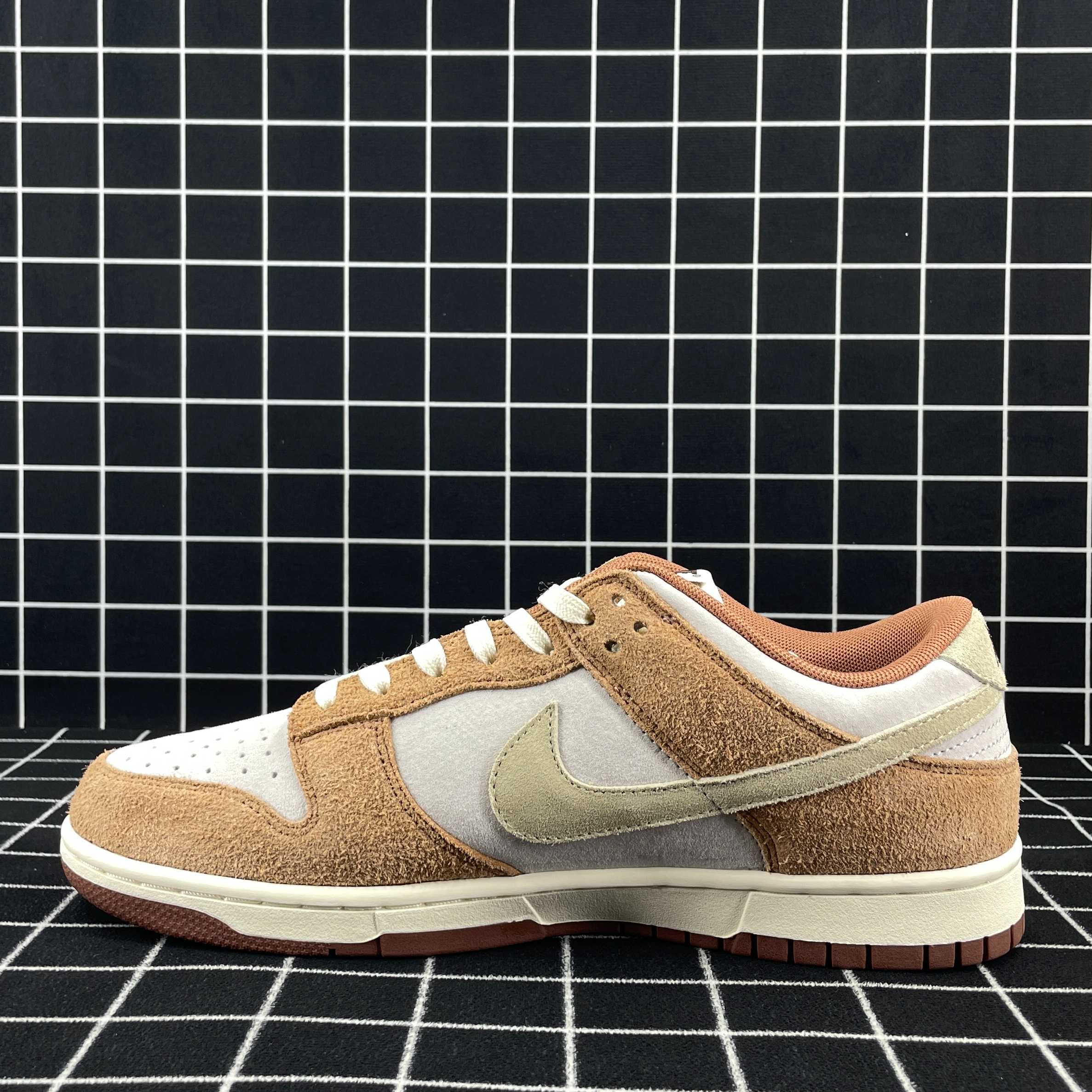 Dunk Low Premium Medium Curry Replica