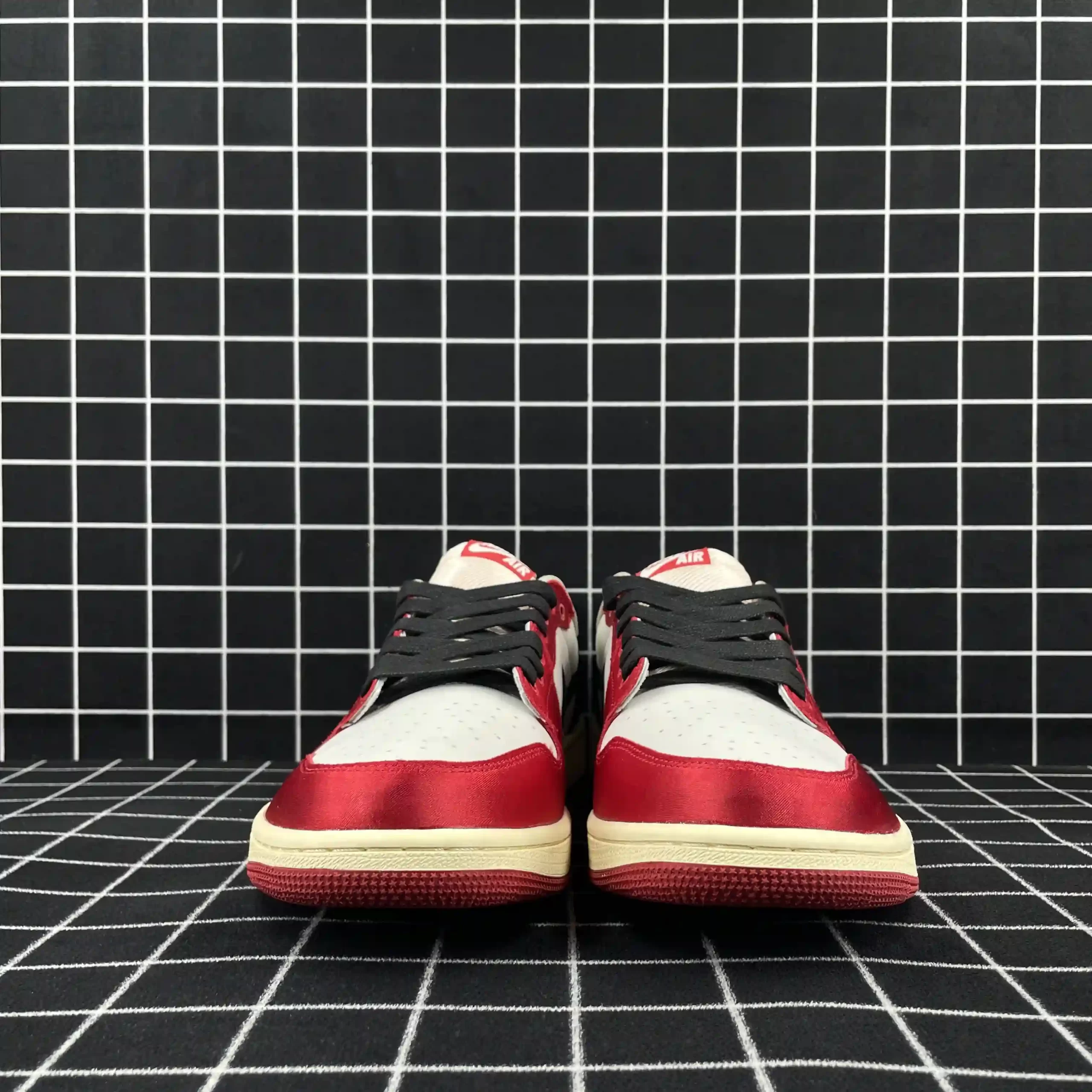 Jordan 1 Retro Low OG Trophy Room Away Replica