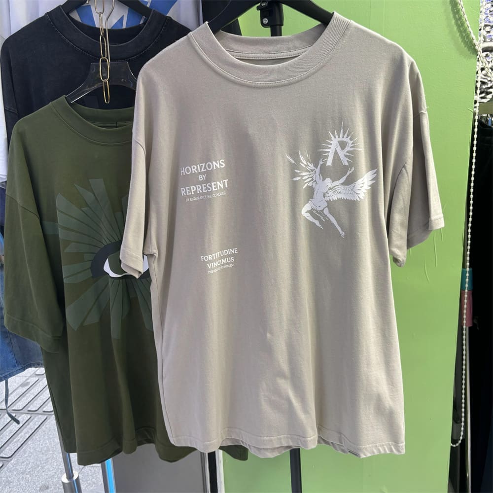 Rep Sun Wing God Character Slogan Tee