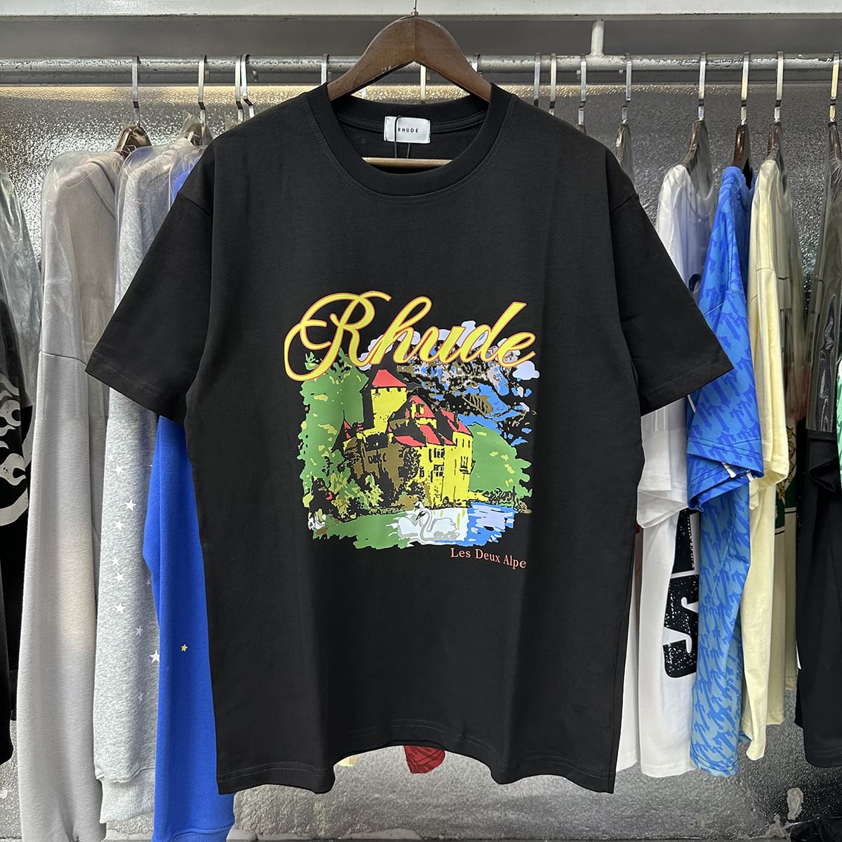 Chateau Alpes Logo-Print Tee
