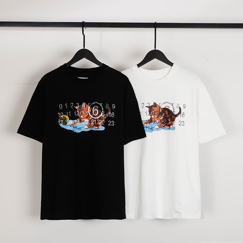 ma*s*n Ma*i*la letter logo t-shirt