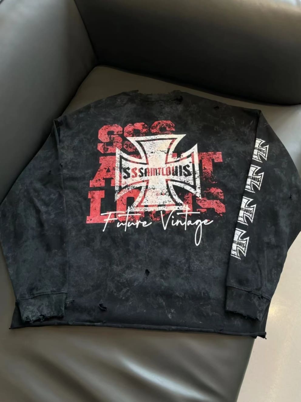 saint L**is long sleeve graffiti cross star t-shirt street fashion