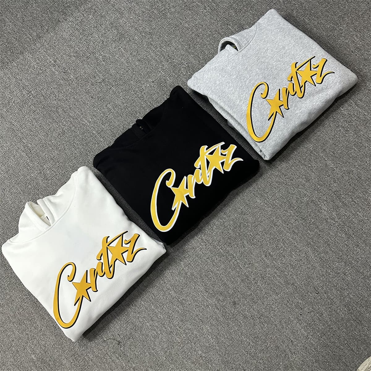 Corteiz Devil Island Yellow Logo Velvet Hooded Sweatshirt and Sweatpants Set for Autumn and Winter
