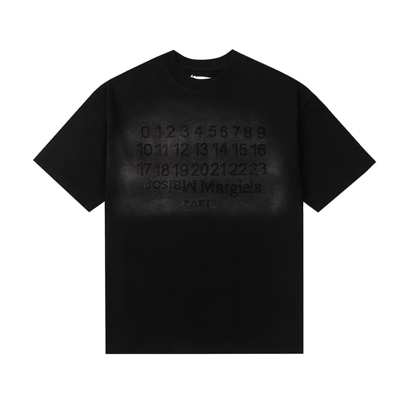 ma*s*n Ma*i*la letter logo t-shirt