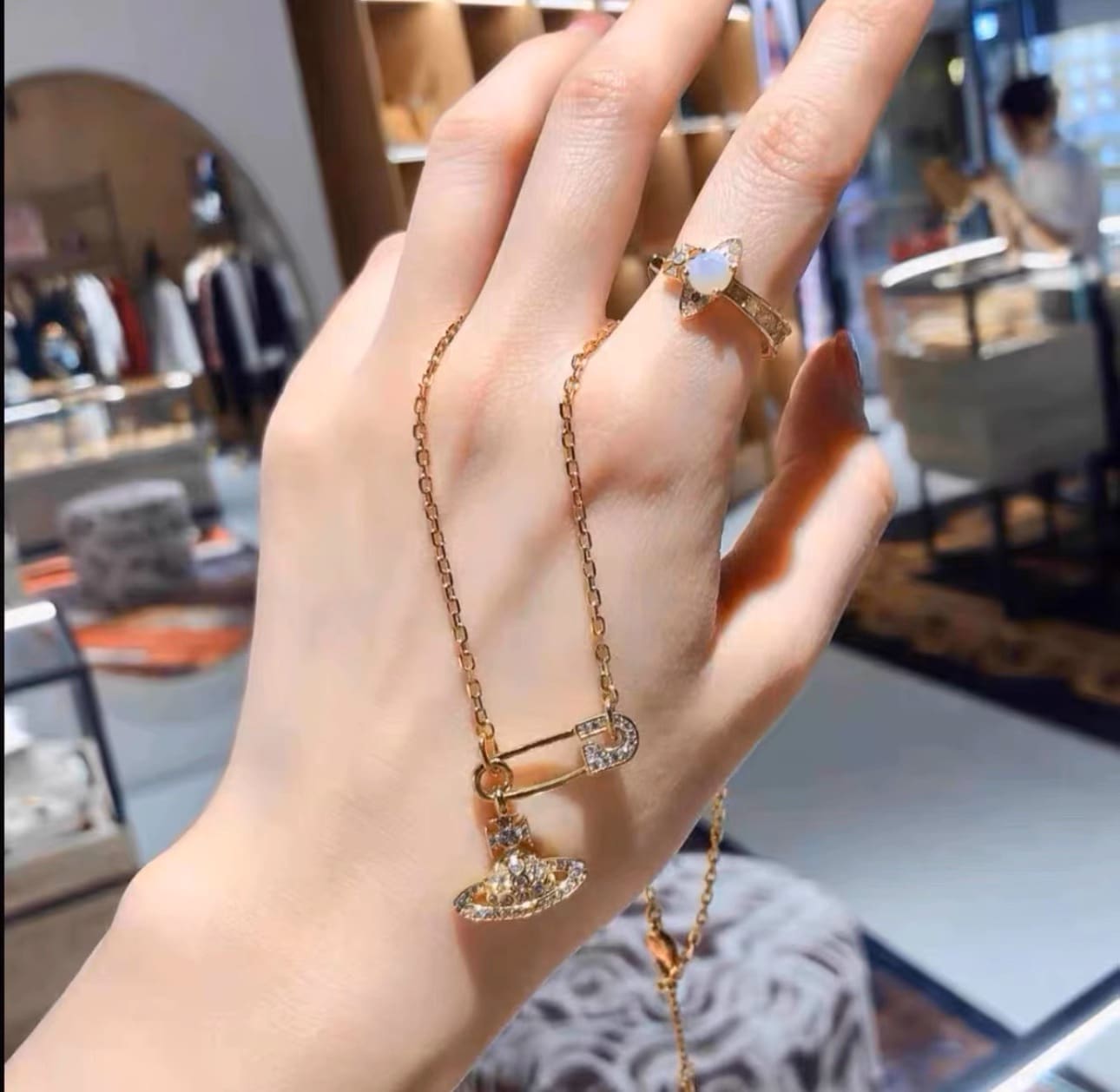 Vivienne Westwood Saturn Pearl Necklace Silver