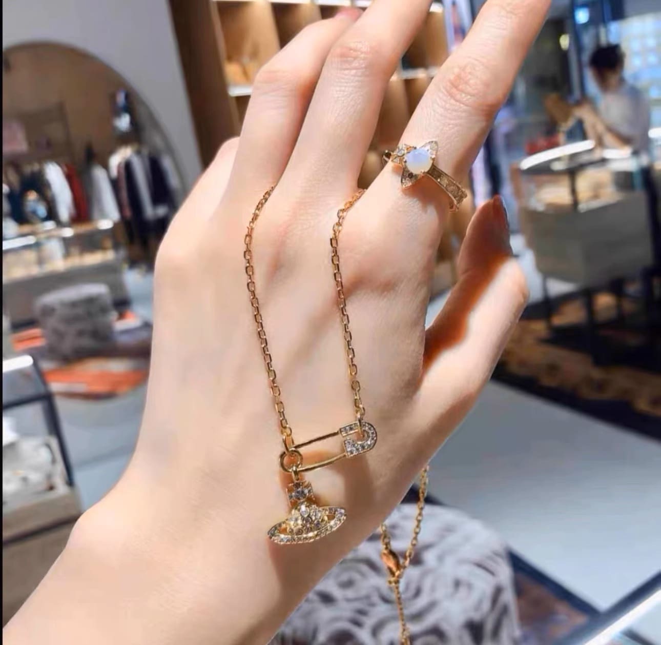 u1u1enne westwood saturn pearl necklace empress dowager pin pearl necklace